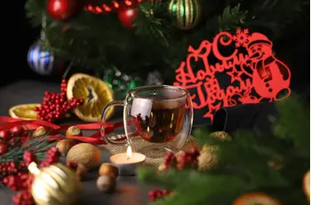 Поздравляем с наступающим Новым Годом и Рождеством!