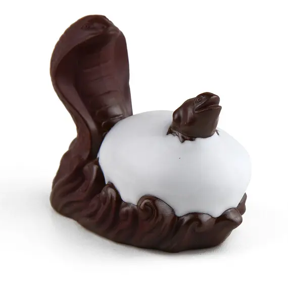 Чайная игрушка из глины Змея и лягушка белая оптом в BestTea, фото 