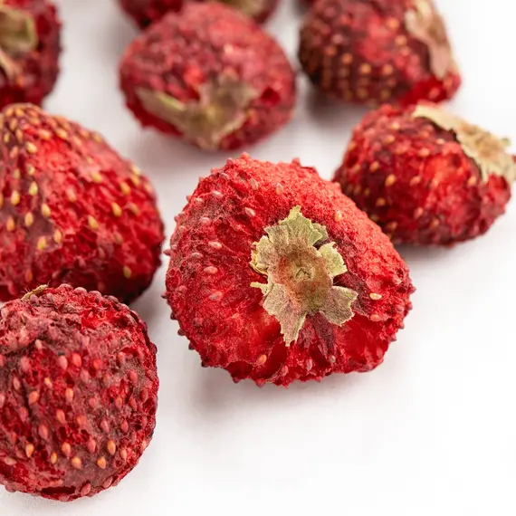 Клубника сушеная с плодоножкой оптом в BestTea, фото , изображение 3